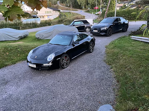 Porsche 911 2 of 7