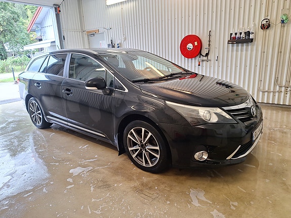 Toyota Avensis 5 of 10