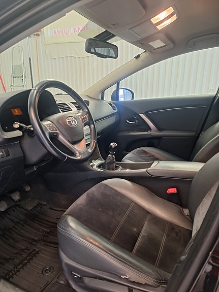 Toyota Avensis 8 of 10