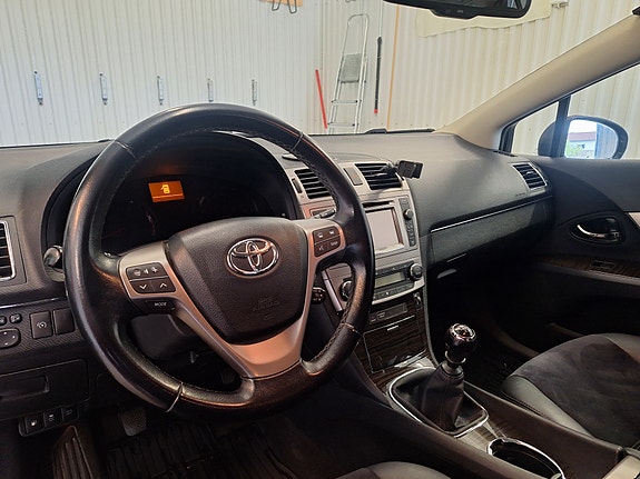 Toyota Avensis 7 of 10