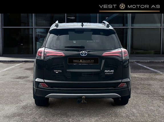 Toyota RAV4 6 of 30