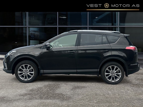Toyota RAV4 4 of 30