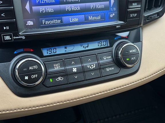Toyota RAV4 21 of 30