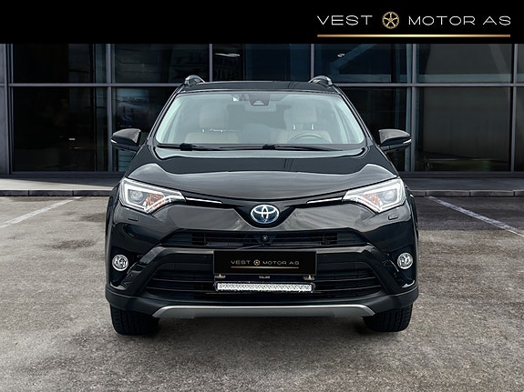 Toyota RAV4 2 of 30