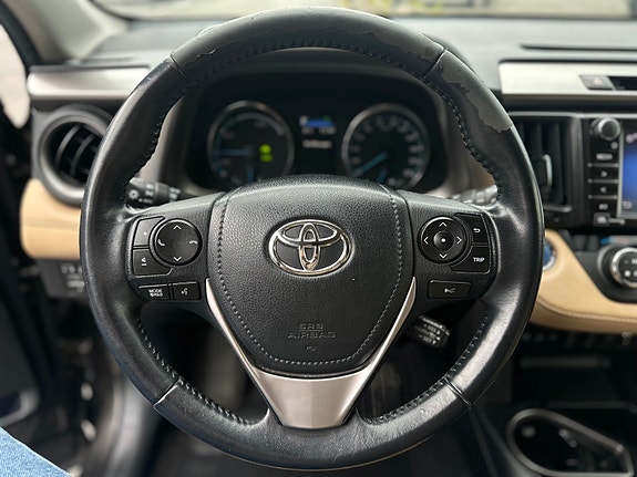 Toyota RAV4 26 of 30