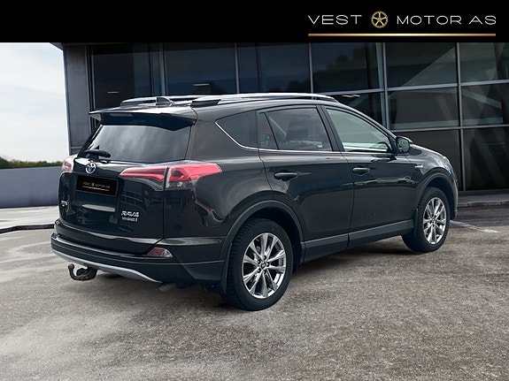 Toyota RAV4 8 of 30