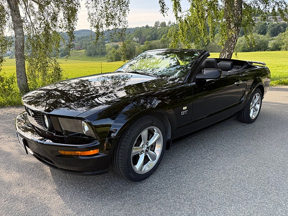 Ford Mustang 5 of 30
