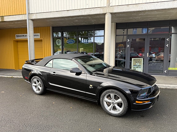 Ford Mustang 22 of 30