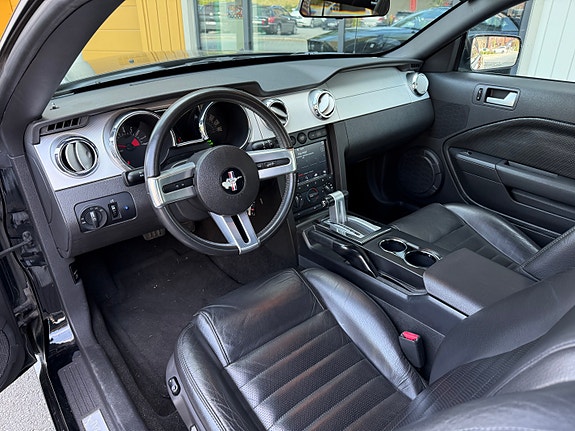Ford Mustang 10 of 30