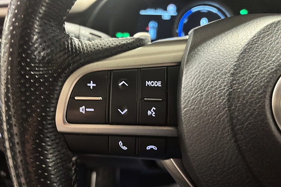 Lexus RX450h 16 of 27