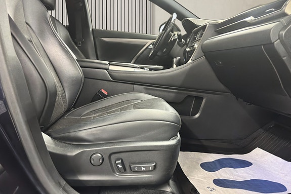 Lexus RX450h 11 of 27