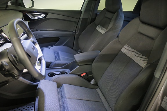 Audi Q4 e-tron 10 of 19