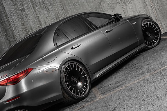 Mercedes-Benz S63 2 of 30