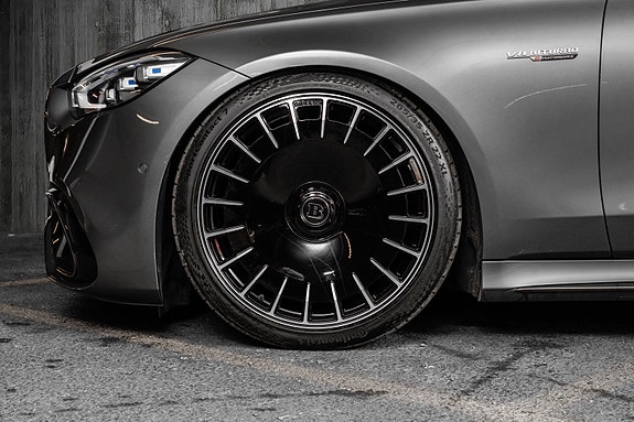 Mercedes-Benz S63 19 of 30