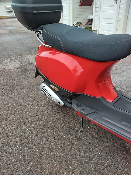 Vespa LX 50 5 of 8