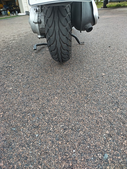 Vespa LX 50 6 of 8