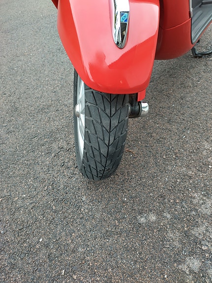Vespa LX 50 2 of 8
