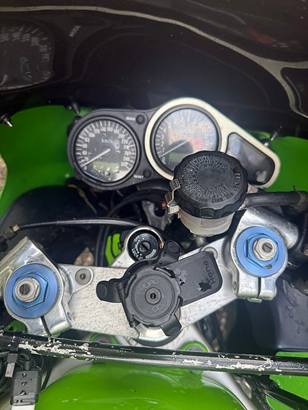 Kawasaki Ninja ZX-9R 6 of 6