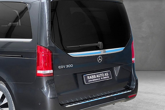 Mercedes-Benz EQV300 13 of 30