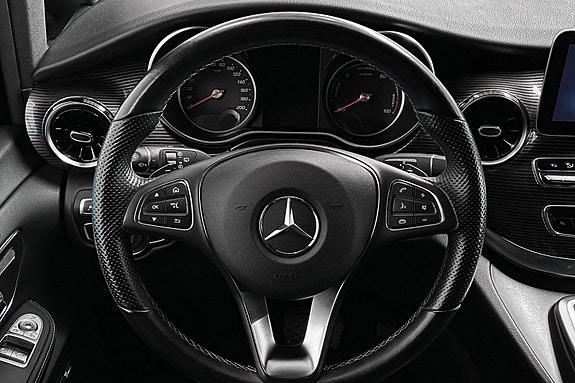 Mercedes-Benz EQV300 23 of 30