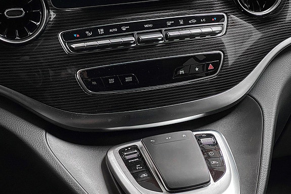Mercedes-Benz EQV300 30 of 30