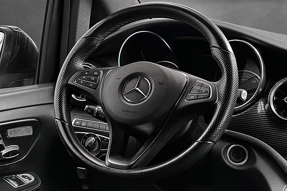 Mercedes-Benz EQV300 22 of 30