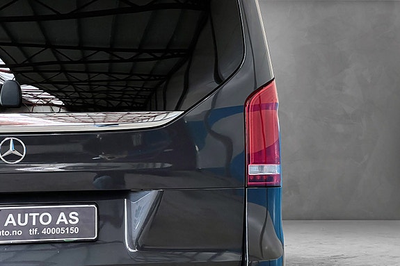 Mercedes-Benz EQV300 11 of 30