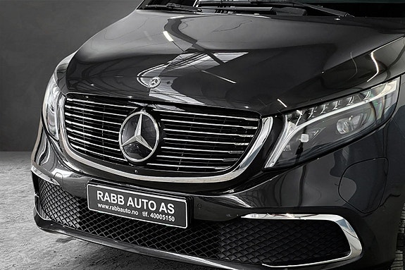 Mercedes-Benz EQV300 3 of 30