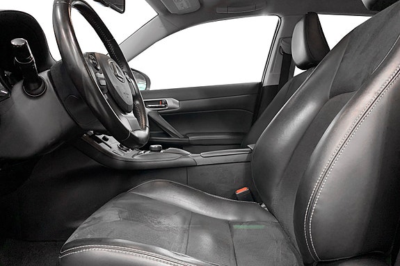 Lexus CT200h 6 of 15