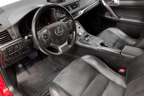 Lexus CT200h 5 of 15