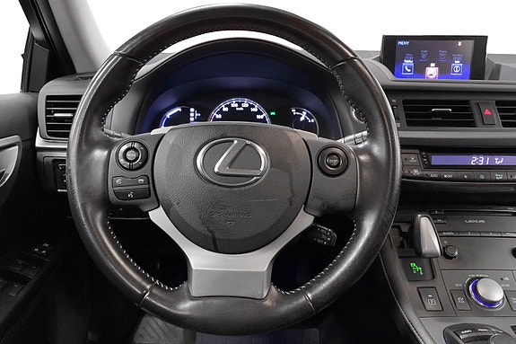 Lexus CT200h 12 of 15