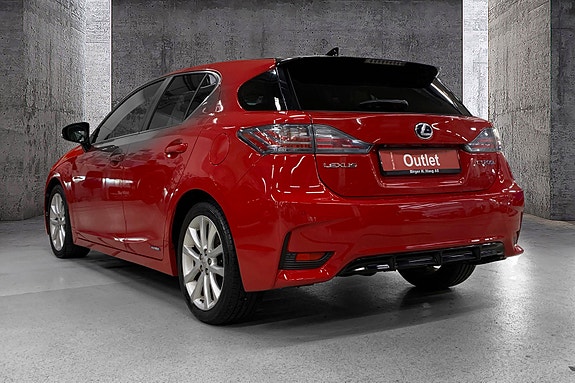 Lexus CT200h 4 of 15