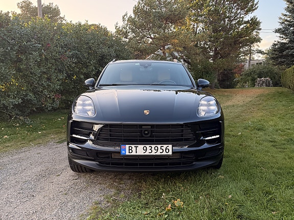 Porsche Macan 5 of 24