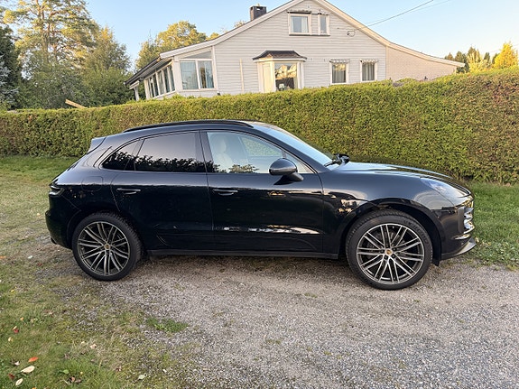 Porsche Macan 9 of 24