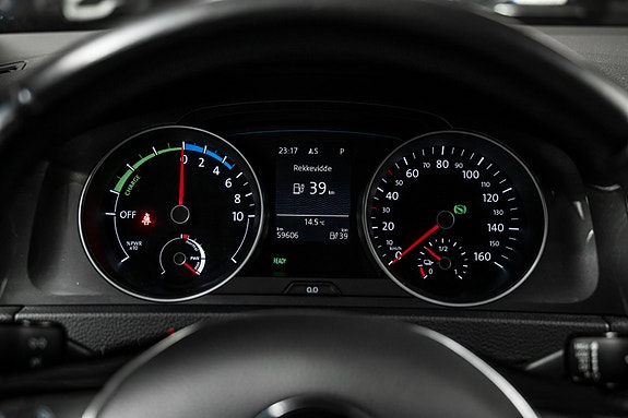 Volkswagen e-Golf VII 15 of 28