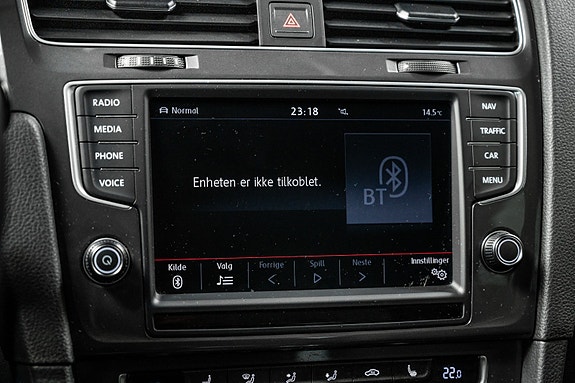 Volkswagen e-Golf VII 22 of 28