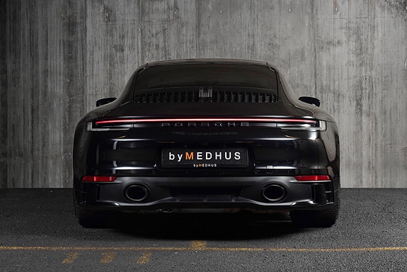 Porsche 911 Carrera 4 GTS 7 of 30