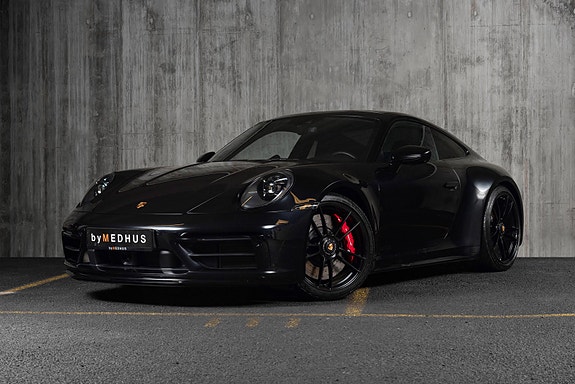 Porsche 911 Carrera 4 GTS 2 of 30