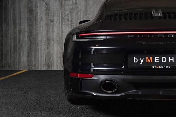 Porsche 911 Carrera 4 GTS 8 of 30