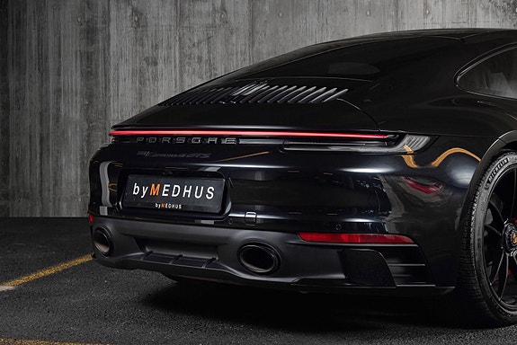 Porsche 911 Carrera 4 GTS 11 of 30