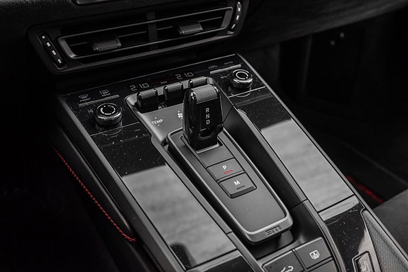 Porsche 911 Carrera 4 GTS 21 of 30