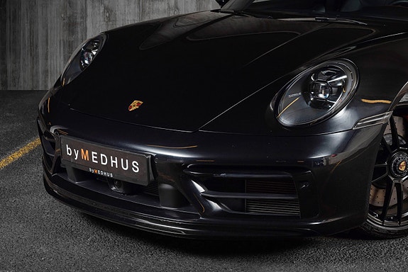 Porsche 911 Carrera 4 GTS 10 of 30