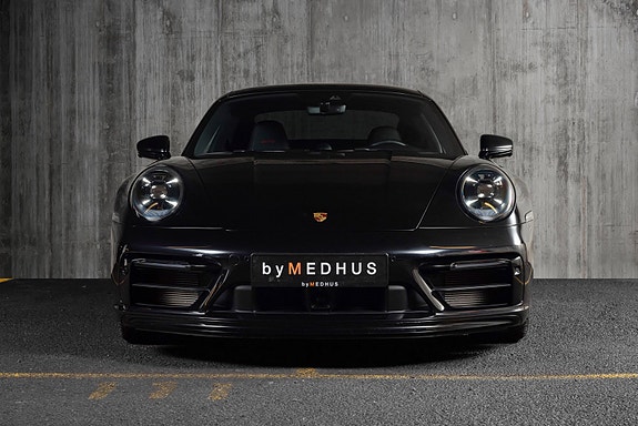Porsche 911 Carrera 4 GTS 4 of 30