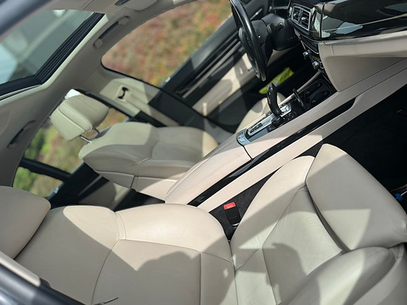 BMW 750i 13 of 18