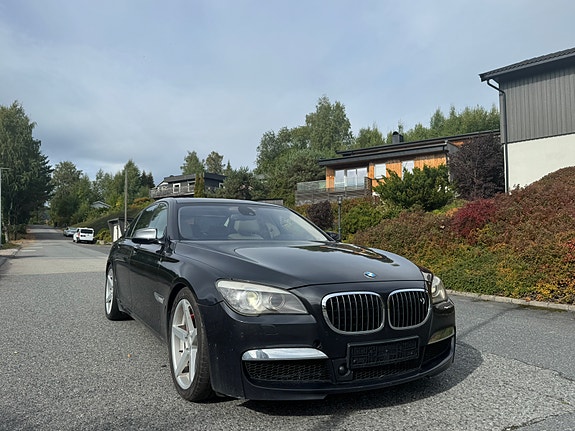 BMW 750i 7 of 18