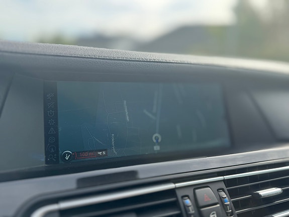 BMW 750i 18 of 18