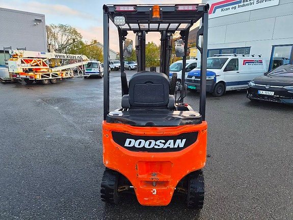 Doosan 1.6 tonns el.truck 3 of 13