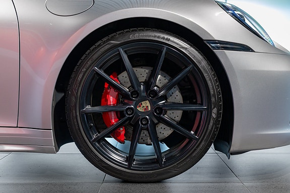 Porsche 911 15 of 30