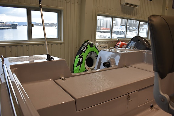 Hobby 528 CC m/Yamaha F50 – solid og romslig skjærgårdsjeep 5 of 7