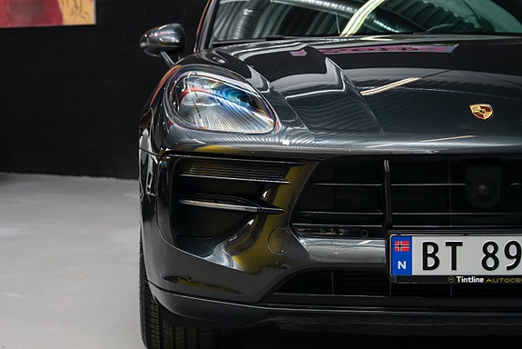 Porsche Macan 4 of 30